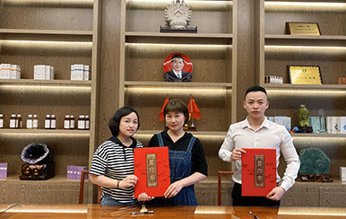 恭喜江西省萍鄉(xiāng)市李女士、顏女士成功簽約翌芙萊！